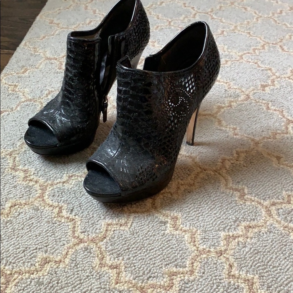 Via Spiga leather and lace heels!